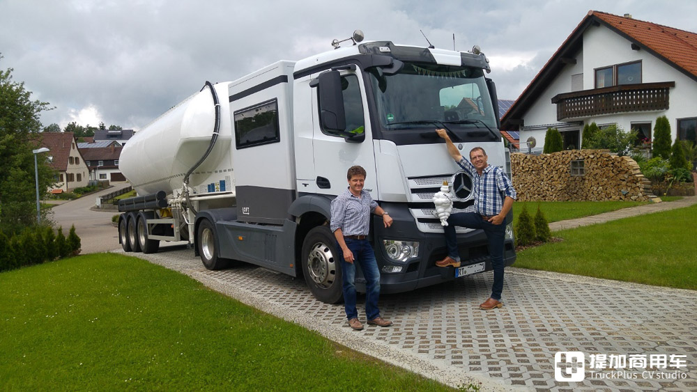 卡车不够舒适?我自己打造一个生活舱,这位奔驰Antos车主真会玩