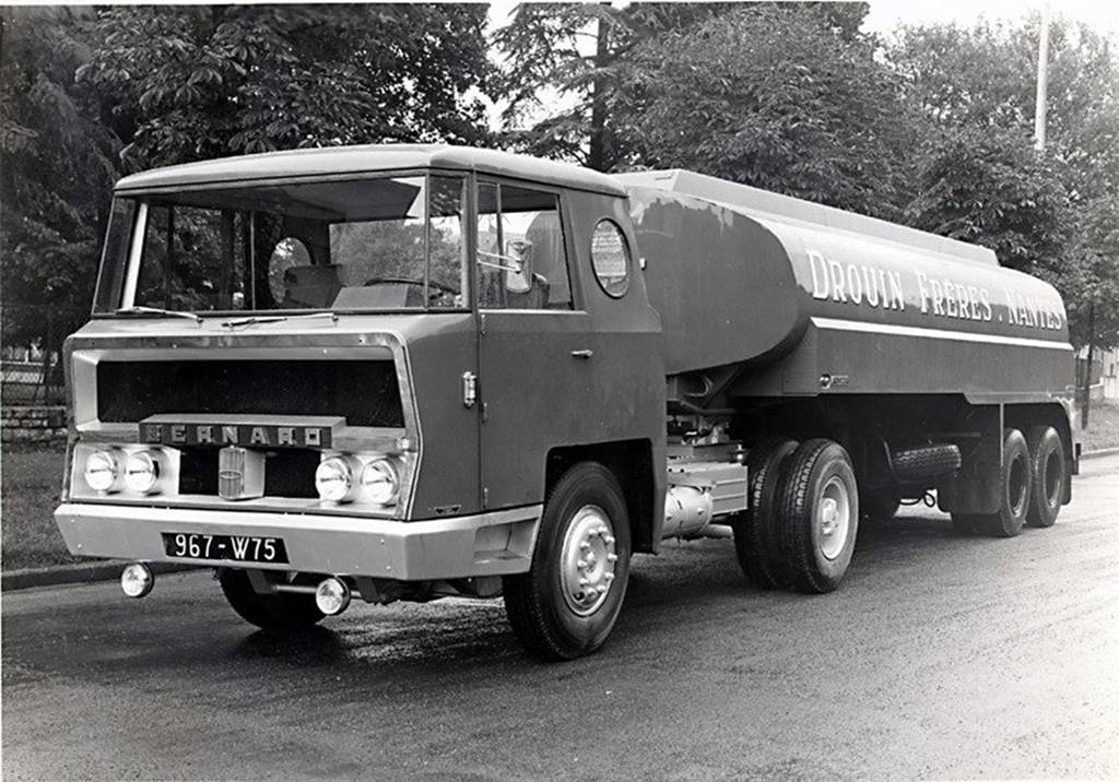 最标新立异的卡车设计，这款法国卡车竟然配有“电视机驾驶室”！