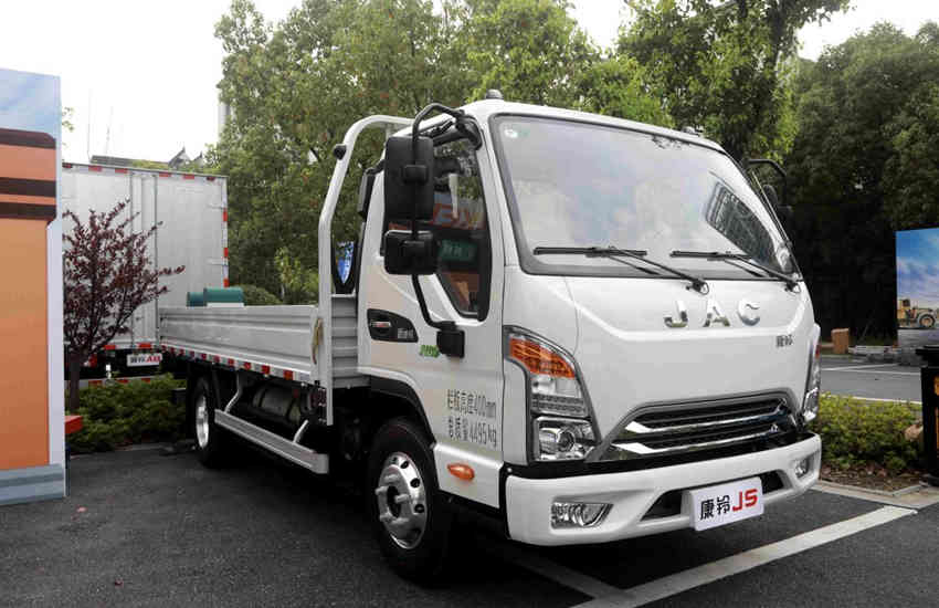 油价居高不下 江淮康铃多省多拉助你赚大钱!