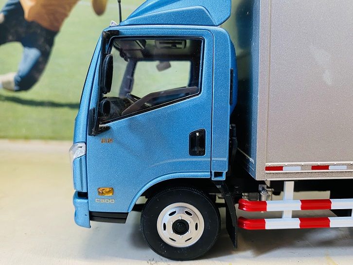 精品轻卡模型之一,1:24 上汽跃进超越C300轻卡模型实拍 - 第7张 - 提加商用车网 精品轻卡模型之一,1:24 上汽跃进超越C300轻卡模型实拍 - 第7张