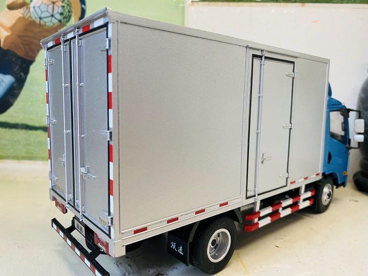 精品轻卡模型之一,1:24 上汽跃进超越C300轻卡模型实拍 - 第25张 - 提加商用车网 精品轻卡模型之一,1:24 上汽跃进超越C300轻卡模型实拍 - 第25张