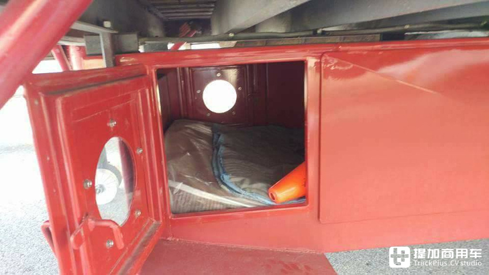 睡在发动机舱、工具箱,为了让卡车司机睡得好,前人原来做了这么多尝试? - 第12张 - 提加商用车网 睡在发动机舱、工具箱,为了让卡车司机睡得好,前人原来做了这么多尝试? - 第12张