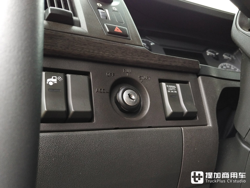 美国长头卡车生活舱能有多舒适?实拍沃尔沃VNL 860长头卡车告诉您 - 第16张 - 提加商用车网 美国长头卡车生活舱能有多舒适?实拍沃尔沃VNL 860长头卡车告诉您 - 第16张