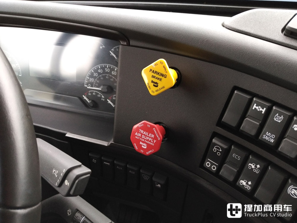 美国长头卡车生活舱能有多舒适?实拍沃尔沃VNL 860长头卡车告诉您 - 第17张 - 提加商用车网 美国长头卡车生活舱能有多舒适?实拍沃尔沃VNL 860长头卡车告诉您 - 第17张