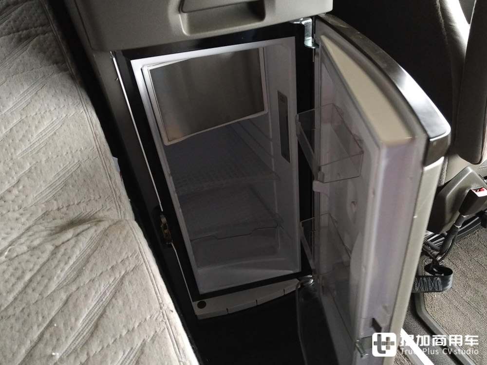 美国长头卡车生活舱能有多舒适?实拍沃尔沃VNL 860长头卡车告诉您 - 第22张 - 提加商用车网 美国长头卡车生活舱能有多舒适?实拍沃尔沃VNL 860长头卡车告诉您 - 第22张