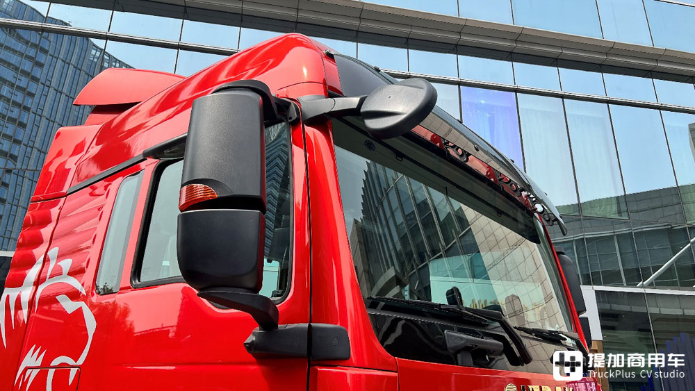 再回旗舰定位,实拍汕德卡C9H奢华版,带你看新一代汕德卡的具体变化 - 第6张 - 提加商用车网 再回旗舰定位,实拍汕德卡C9H奢华版,带你看新一代汕德卡的具体变化 - 第6张