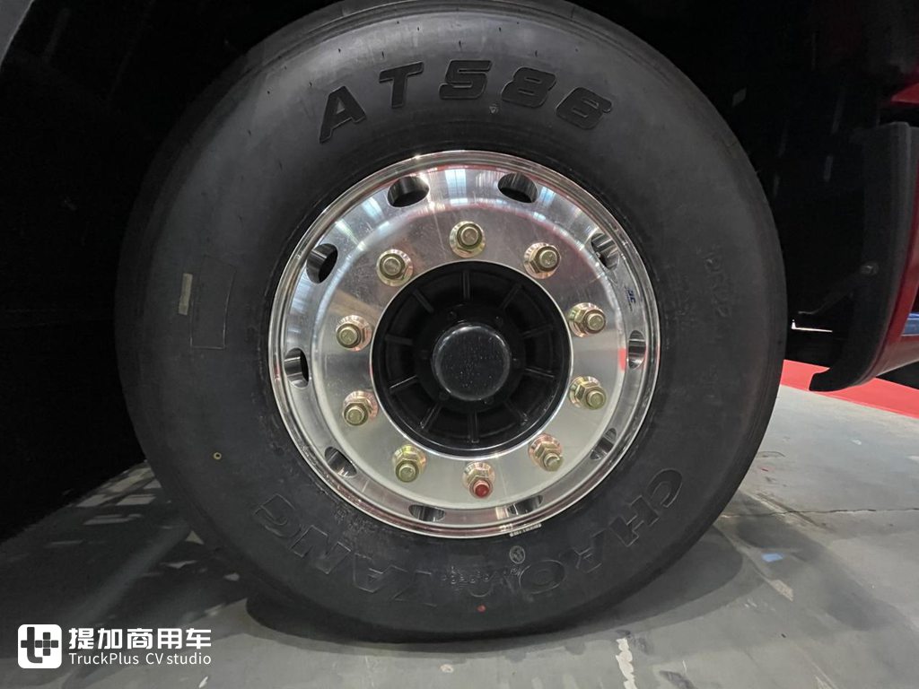 乘龙H5超轻版实拍评测 如何做到自重7.5吨? - 第3张 - 提加商用车网 乘龙H5超轻版实拍评测 如何做到自重7.5吨? - 第3张