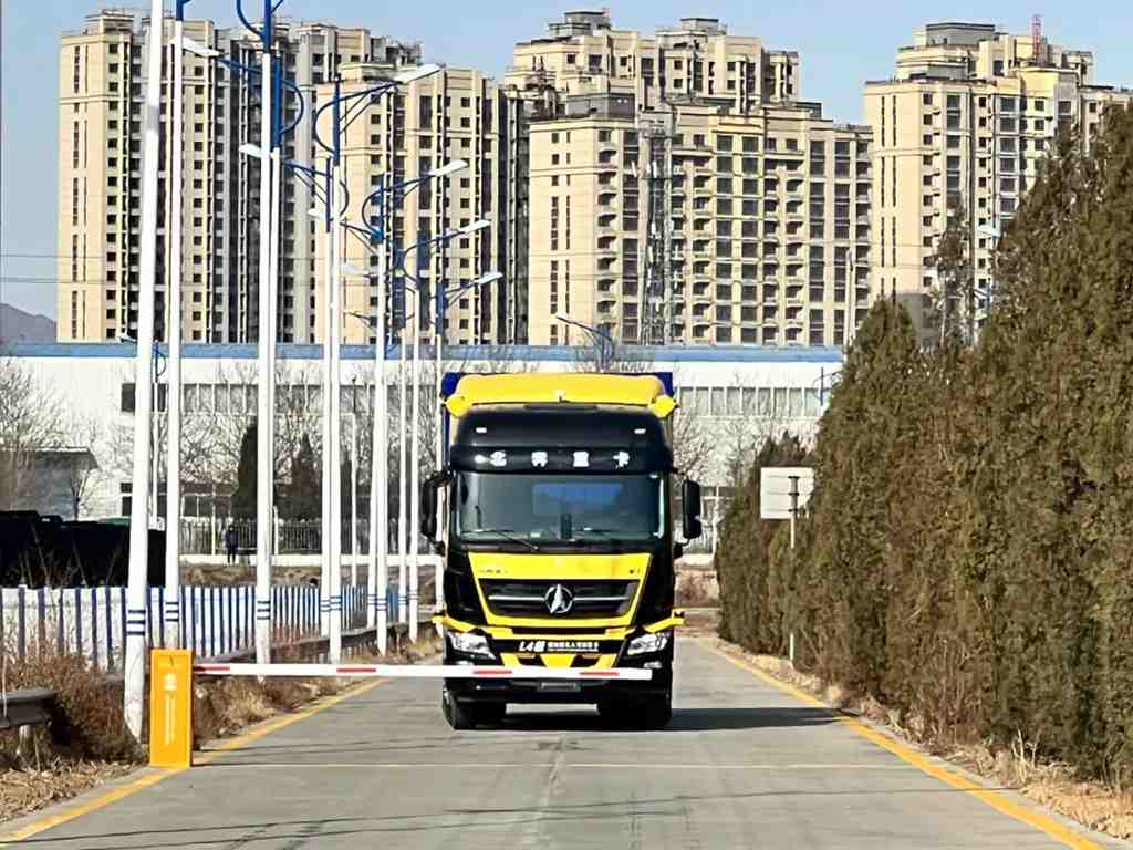 北奔重汽举办中蒙口岸智慧通关无人驾驶车辆演示活动 - 第4张 - 提加商用车网 北奔重汽举办中蒙口岸智慧通关无人驾驶车辆演示活动 - 第4张