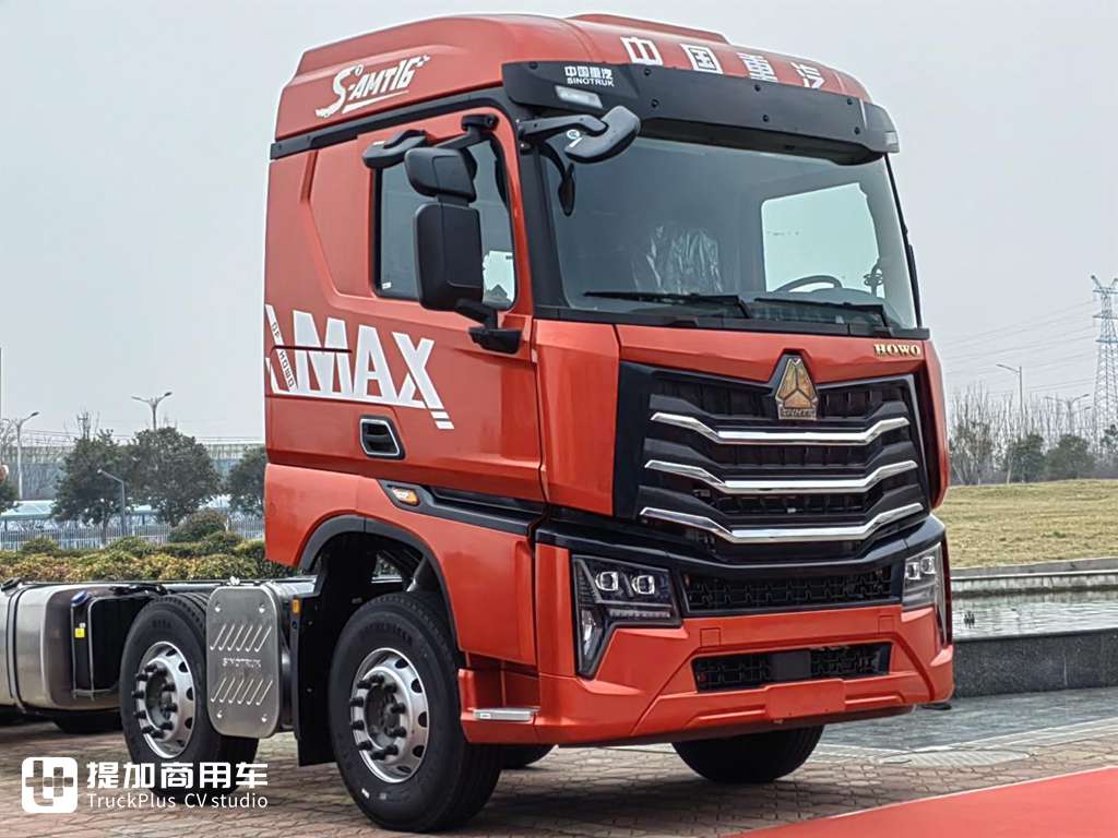 潮流酷炫,专属于年轻人的卡车,豪沃MAX 8X4载货车实拍 - 第4张 - 提加商用车网 潮流酷炫,专属于年轻人的卡车,豪沃MAX 8X4载货车实拍 - 第4张