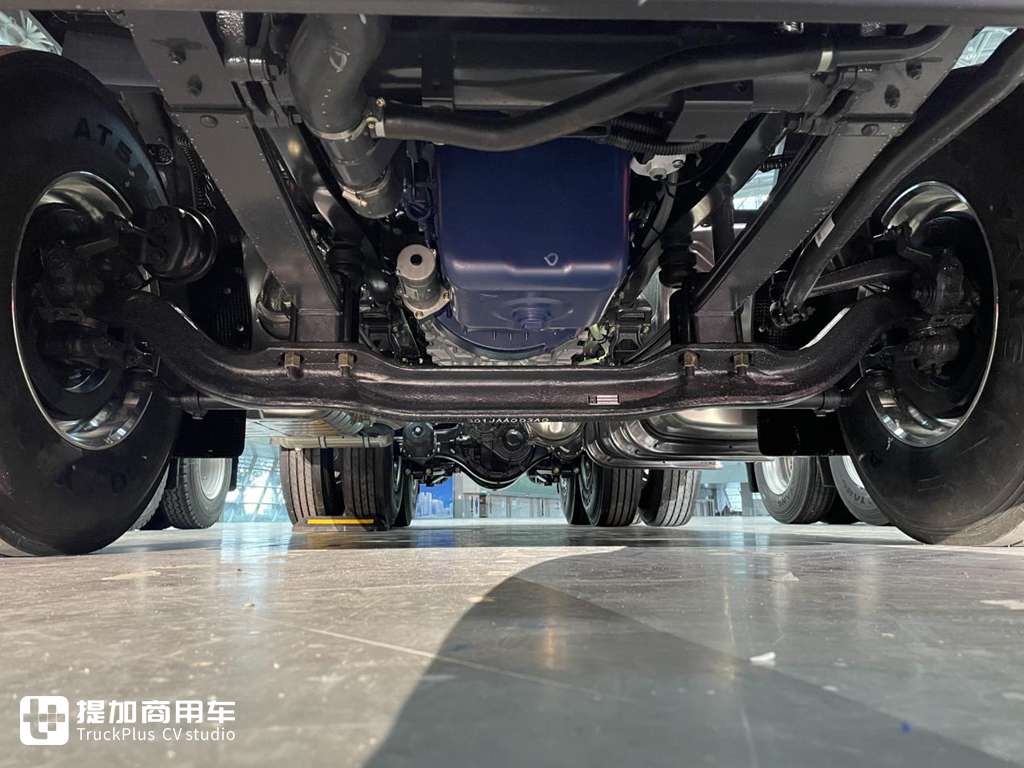 乘龙H5超轻版实拍评测 如何做到自重7.5吨? - 第7张 - 提加商用车网 乘龙H5超轻版实拍评测 如何做到自重7.5吨? - 第7张