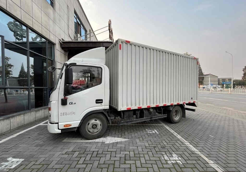 1号信赖！十载艰辛打工路 开上帅铃当老板！ - 第2张