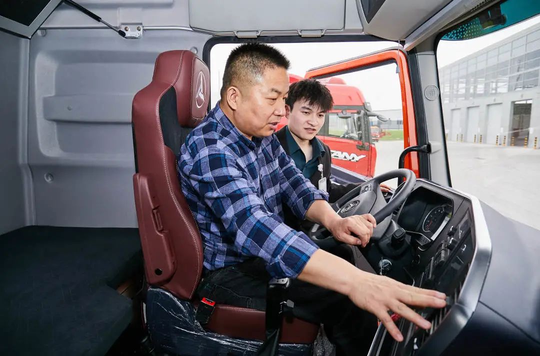 还没上市即引发抢购,江山·义460首位提车用户曝光! - 第2张 - 提加商用车网 还没上市即引发抢购,江山·义460首位提车用户曝光! - 第2张