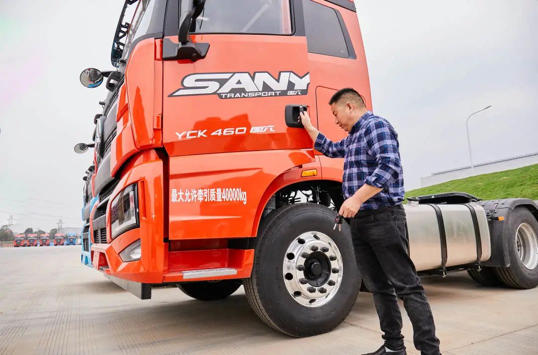 还没上市即引发抢购,江山·义460首位提车用户曝光! - 第3张 - 提加商用车网 还没上市即引发抢购,江山·义460首位提车用户曝光! - 第3张