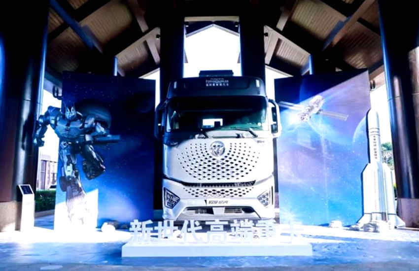 全新IP亮相以科技守护卡友 唤醒共同的欧曼记忆 - 第3张 - 提加商用车网 全新IP亮相以科技守护卡友 唤醒共同的欧曼记忆 - 第3张