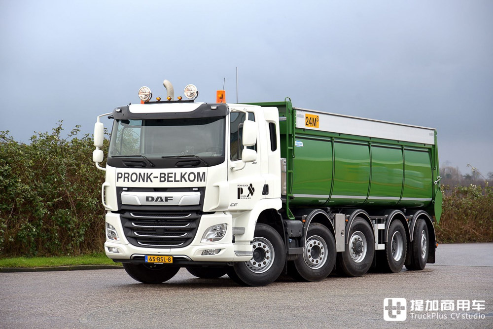 24m³大方量,提升桥、随动转向一个不少,这台达夫CF五轴自卸车真特殊