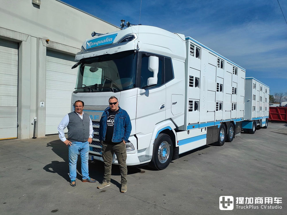 超大驾驶室，还是载货车底盘？带您见识一台配置独特的达夫XG+活禽运输卡车！