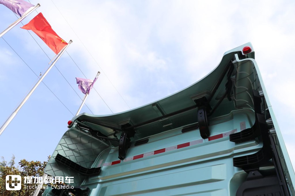 解放旗舰卡车新的天花板?解放鹰途商务舱超详细评测之外观内饰篇 - 第16张