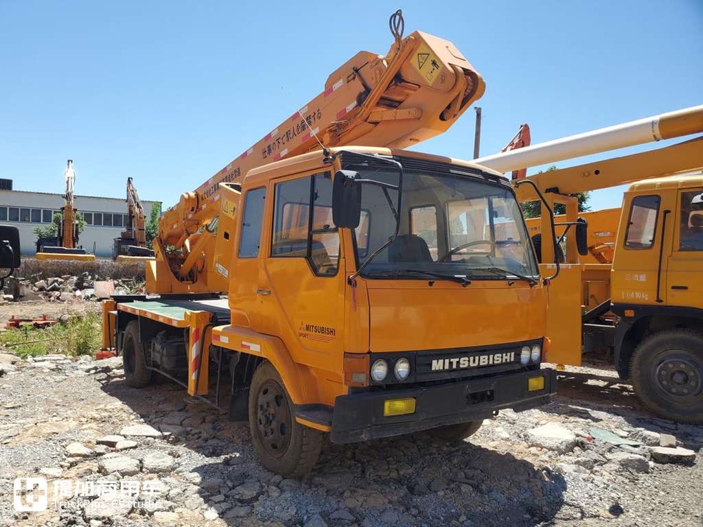 解放小平头柴的原型车，在国内退役的三菱FK415实拍