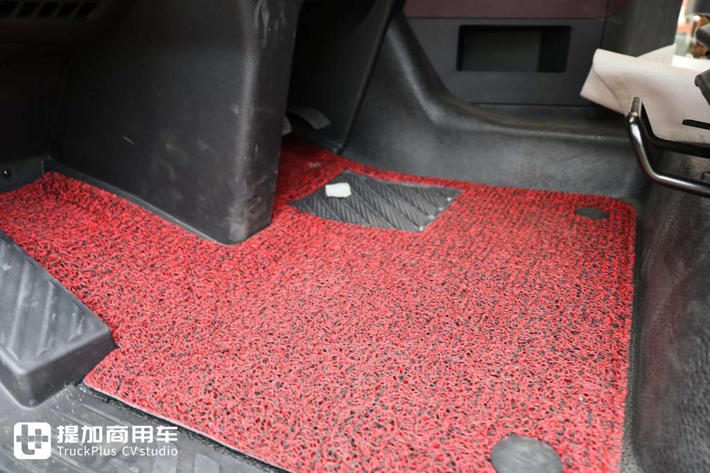 解放旗舰卡车新的天花板?解放鹰途商务舱超详细评测之外观内饰篇 - 第23张
