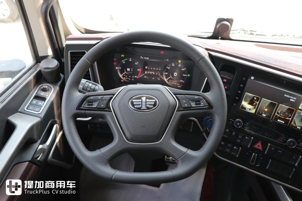 解放旗舰卡车新的天花板?解放鹰途商务舱超详细评测之外观内饰篇 - 第27张