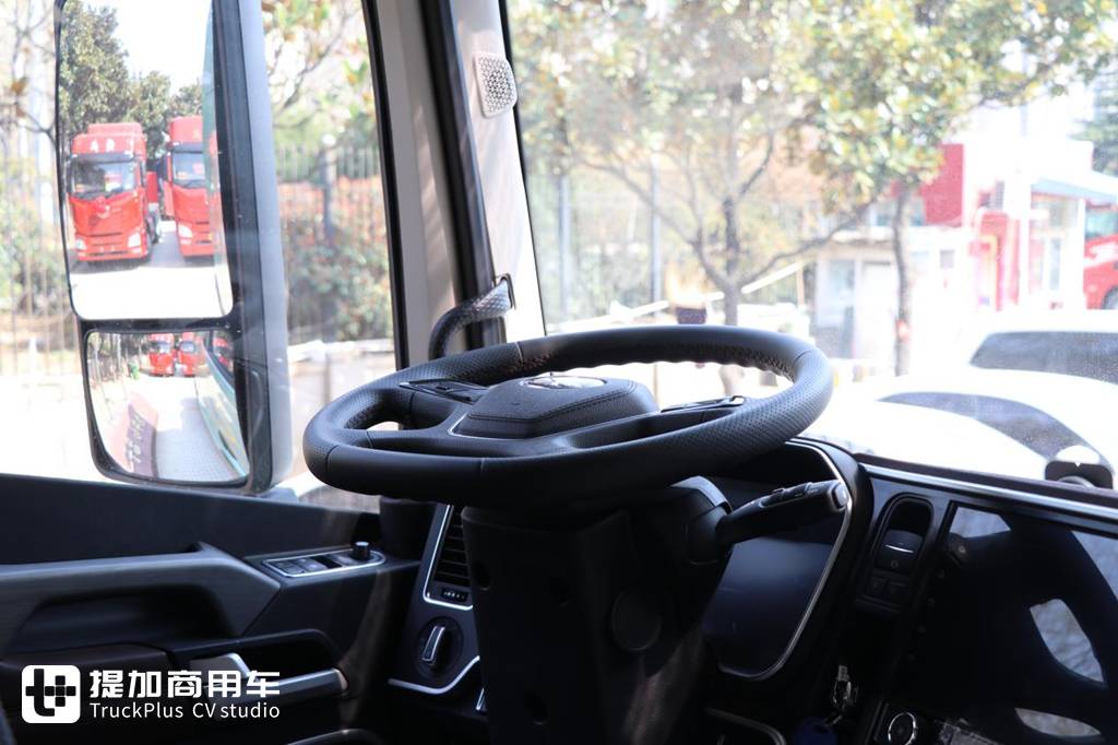 解放旗舰卡车新的天花板?解放鹰途商务舱超详细评测之外观内饰篇 - 第28张