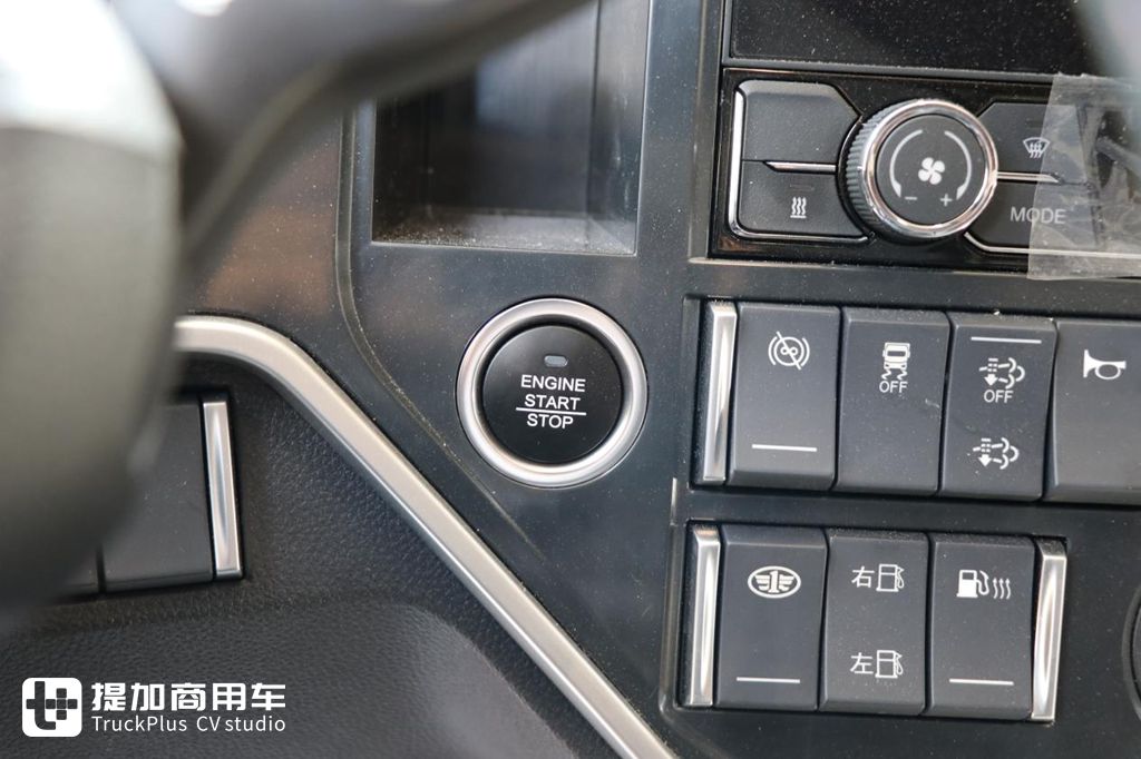 解放旗舰卡车新的天花板?解放鹰途商务舱超详细评测之外观内饰篇 - 第31张