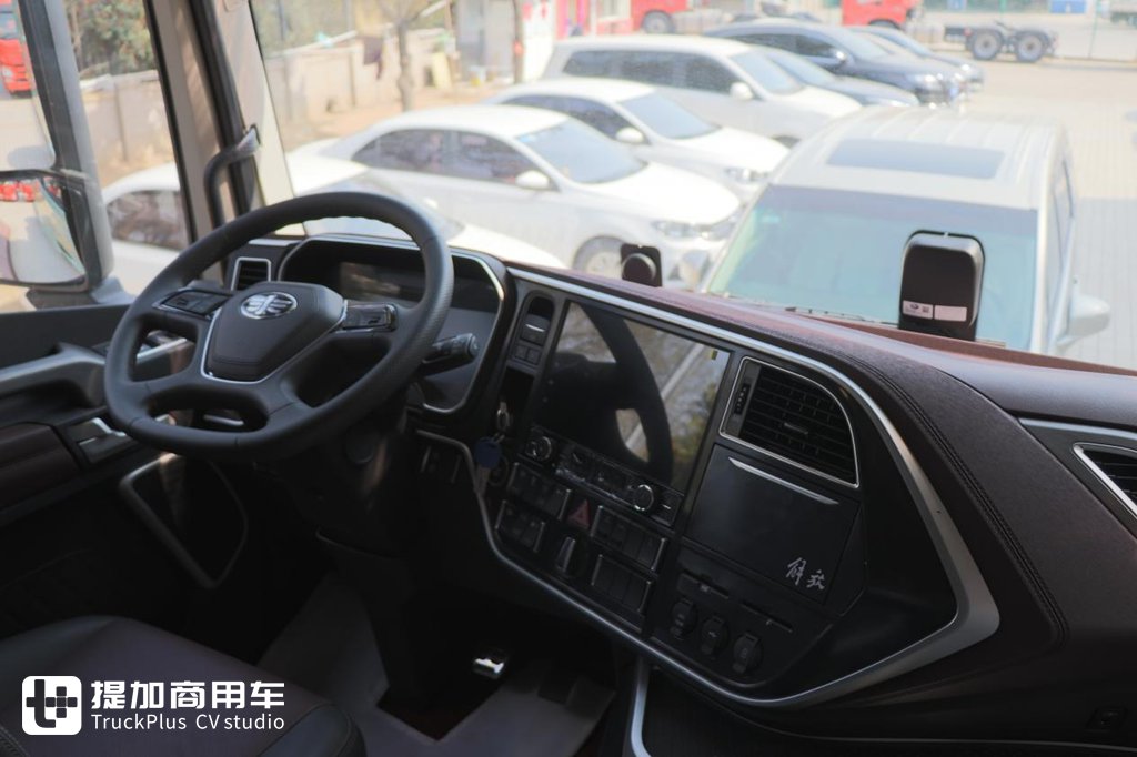 解放旗舰卡车新的天花板？解放鹰途商务舱超详细评测之外观内饰篇 - 第33张