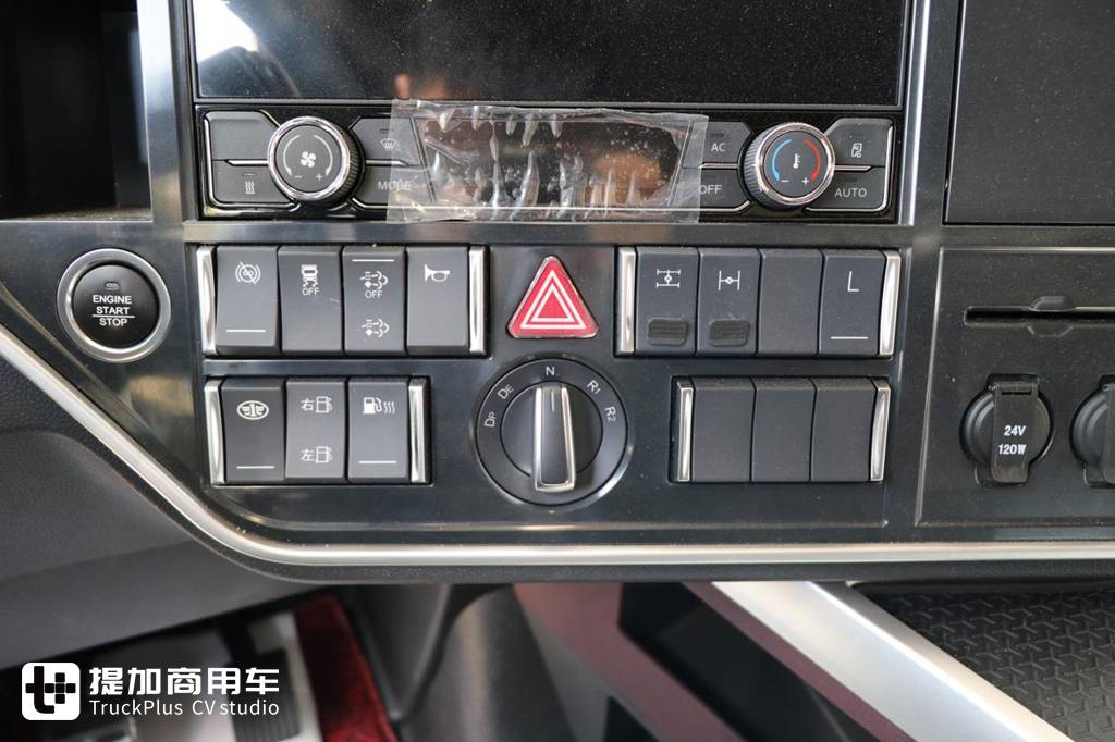 解放旗舰卡车新的天花板?解放鹰途商务舱超详细评测之外观内饰篇 - 第34张