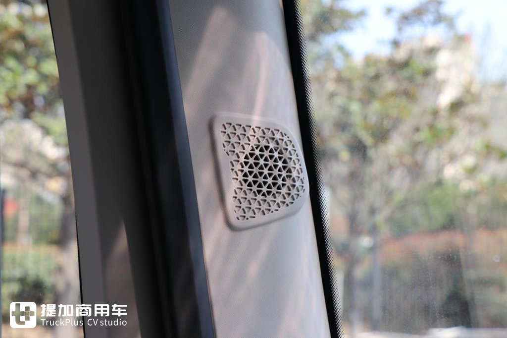 解放旗舰卡车新的天花板?解放鹰途商务舱超详细评测之外观内饰篇 - 第37张