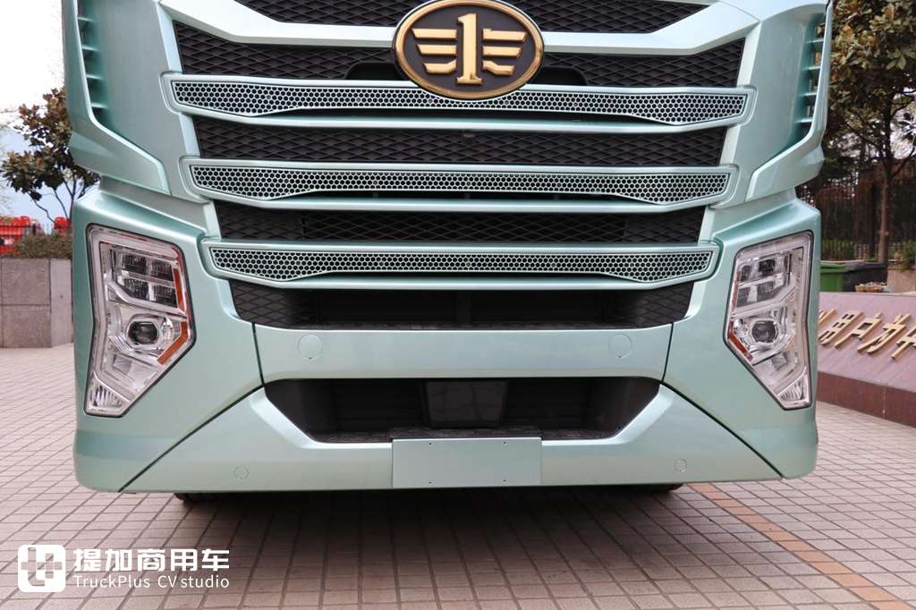 解放旗舰卡车新的天花板?解放鹰途商务舱超详细评测之外观内饰篇 - 第8张