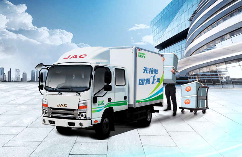 勇当“抗疫先锋”,江淮轻卡“抗疫1号车”产品矩阵全线出击