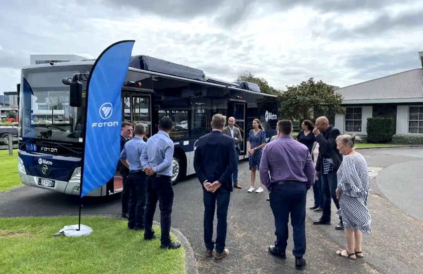 绿色出行先锋，福田新西兰首辆纯电动公交车导入运营