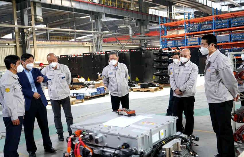 胡汉杰深入客车事业部调研指导疫情防控工作