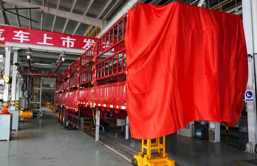 新国标整车7.9万！锣响集团推出“卡友牌”新品车型！