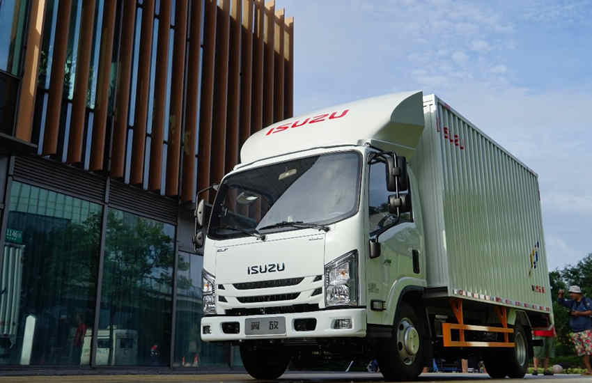 轻卡界劳模——江西五十铃翼放全勤助力五·一无休的卡车人