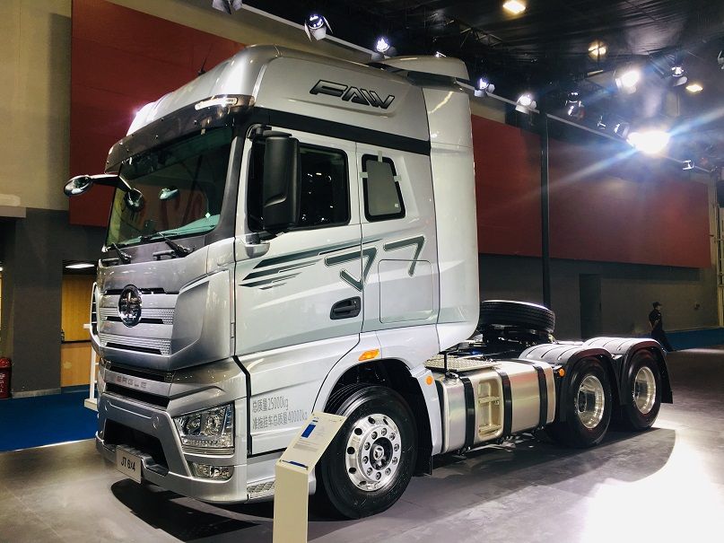 模型与实车对比,带您看解放J7模型还有哪些细节值得改进 - 第1张 - 提加商用车网 模型与实车对比,带您看解放J7模型还有哪些细节值得改进 - 第1张