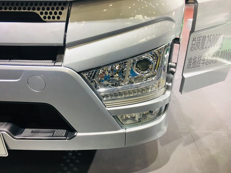 模型与实车对比,带您看解放J7模型还有哪些细节值得改进 - 第5张 - 提加商用车网 模型与实车对比,带您看解放J7模型还有哪些细节值得改进 - 第5张