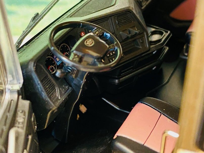 模型与实车对比,带您看解放J7模型还有哪些细节值得改进 - 第8张 - 提加商用车网 模型与实车对比,带您看解放J7模型还有哪些细节值得改进 - 第8张