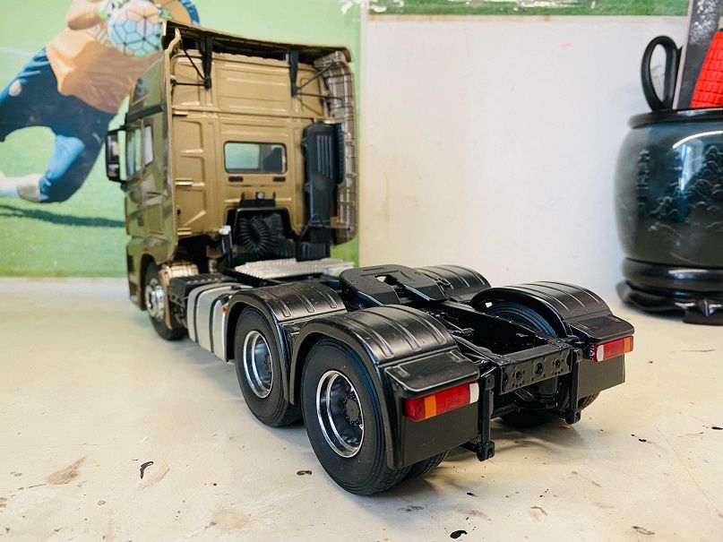 模型与实车对比,带您看解放J7模型还有哪些细节值得改进 - 第12张 - 提加商用车网 模型与实车对比,带您看解放J7模型还有哪些细节值得改进 - 第12张