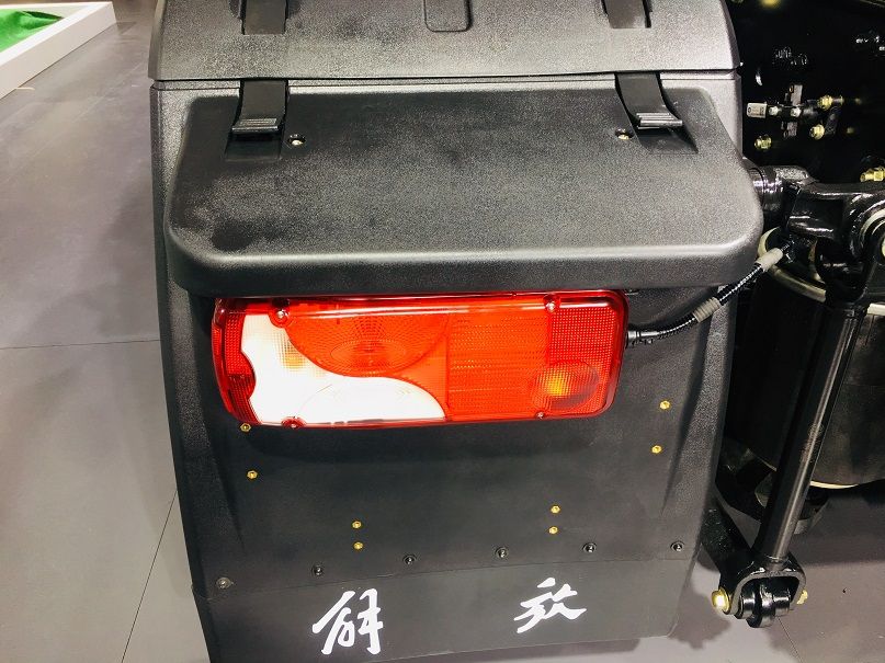 模型与实车对比,带您看解放J7模型还有哪些细节值得改进 - 第19张 - 提加商用车网 模型与实车对比,带您看解放J7模型还有哪些细节值得改进 - 第19张