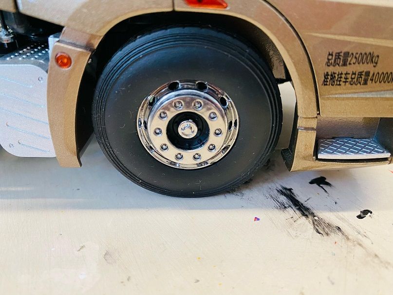 模型与实车对比,带您看解放J7模型还有哪些细节值得改进 - 第26张 - 提加商用车网 模型与实车对比,带您看解放J7模型还有哪些细节值得改进 - 第26张