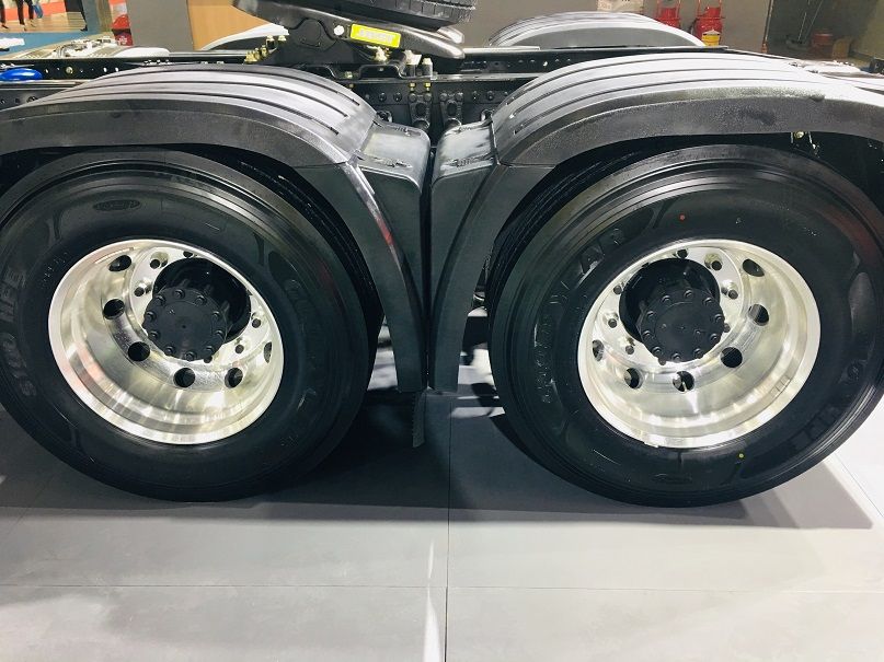 模型与实车对比,带您看解放J7模型还有哪些细节值得改进 - 第27张 - 提加商用车网 模型与实车对比,带您看解放J7模型还有哪些细节值得改进 - 第27张