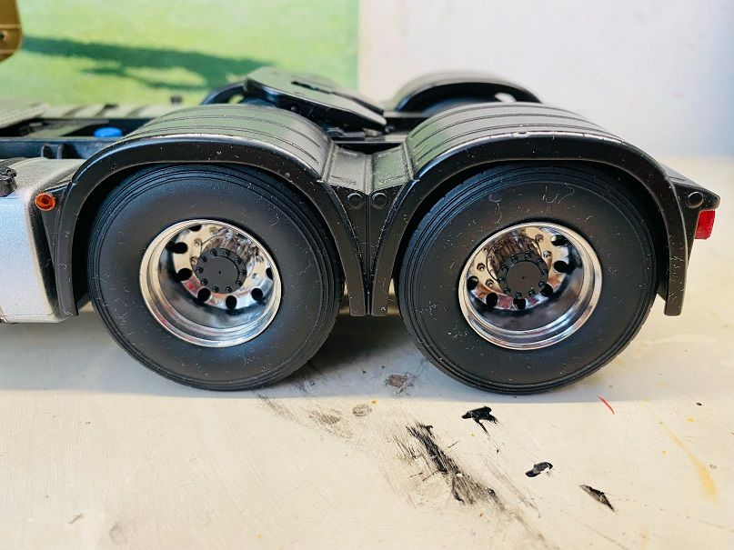 模型与实车对比,带您看解放J7模型还有哪些细节值得改进 - 第28张 - 提加商用车网 模型与实车对比,带您看解放J7模型还有哪些细节值得改进 - 第28张