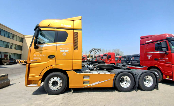 徐工漢風p9牵引车实拍