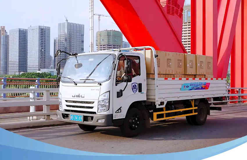 家具物流运输选什么车?来家具市场走一趟,我有了答案! - 第1张 - 提加商用车网 家具物流运输选什么车?来家具市场走一趟,我有了答案! - 第1张