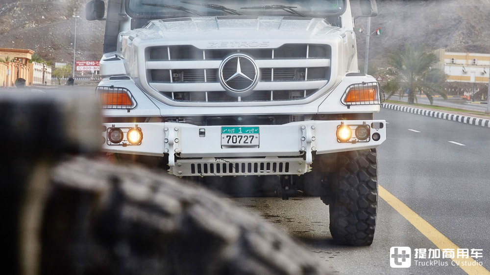 专为中东市场打造?比乌尼莫克越野能力更强!奔驰新一代Zetros卡车实拍 - 第1张 - 提加商用车网 专为中东市场打造?比乌尼莫克越野能力更强!奔驰新一代Zetros卡车实拍 - 第1张