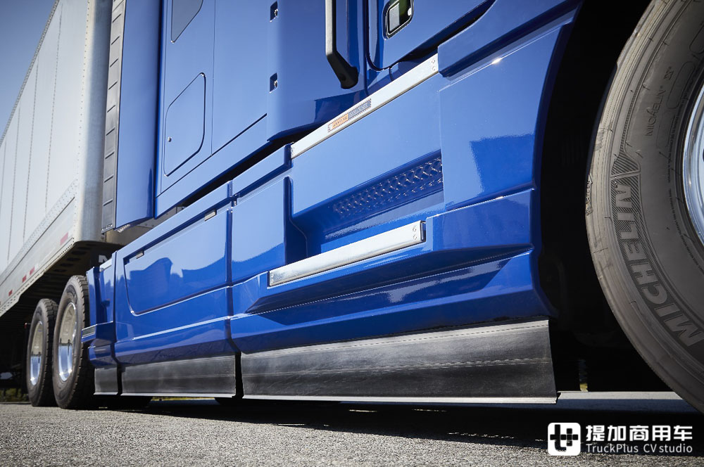 最豪华的美式生活舱之一，也是美国市场上最热销的8级重卡，马克Anthem卡车实拍 - 第10张