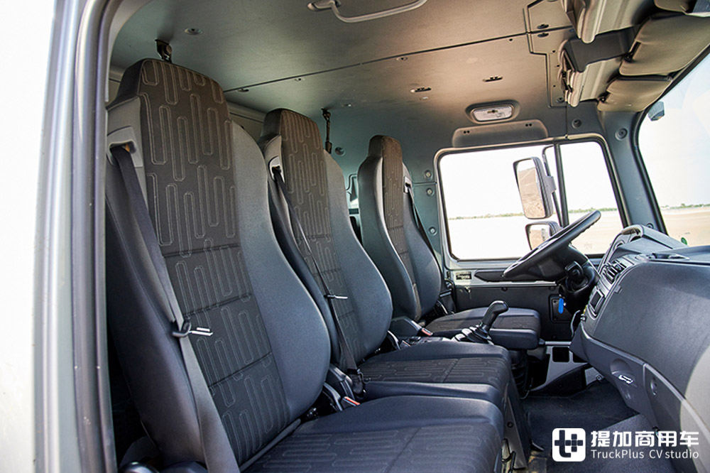 专为中东市场打造?比乌尼莫克越野能力更强!奔驰新一代Zetros卡车实拍 - 第15张 - 提加商用车网 专为中东市场打造?比乌尼莫克越野能力更强!奔驰新一代Zetros卡车实拍 - 第15张