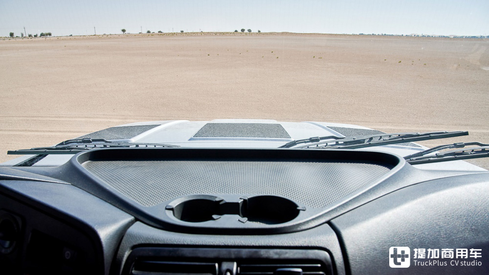 专为中东市场打造?比乌尼莫克越野能力更强!奔驰新一代Zetros卡车实拍 - 第16张 - 提加商用车网 专为中东市场打造?比乌尼莫克越野能力更强!奔驰新一代Zetros卡车实拍 - 第16张