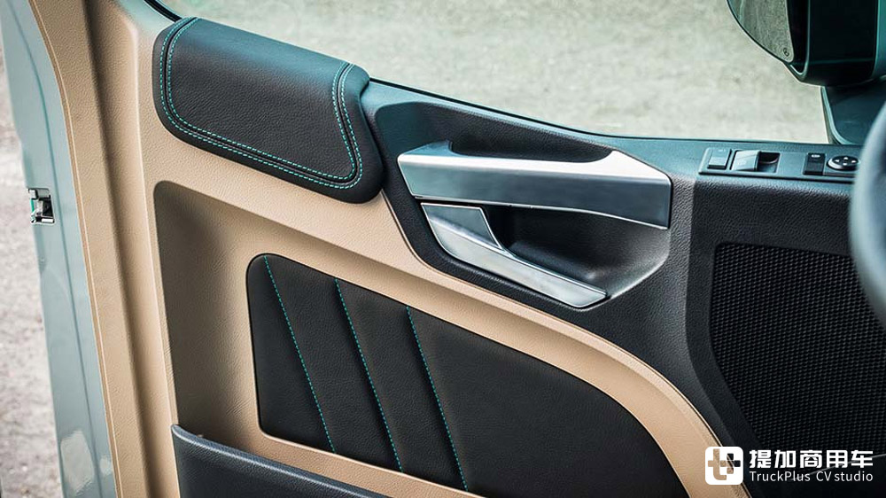 限量15台的超稀有车型领衔,奔驰Actros限量卡车盘点(下) - 第16张 - 提加商用车网 限量15台的超稀有车型领衔,奔驰Actros限量卡车盘点(下) - 第16张